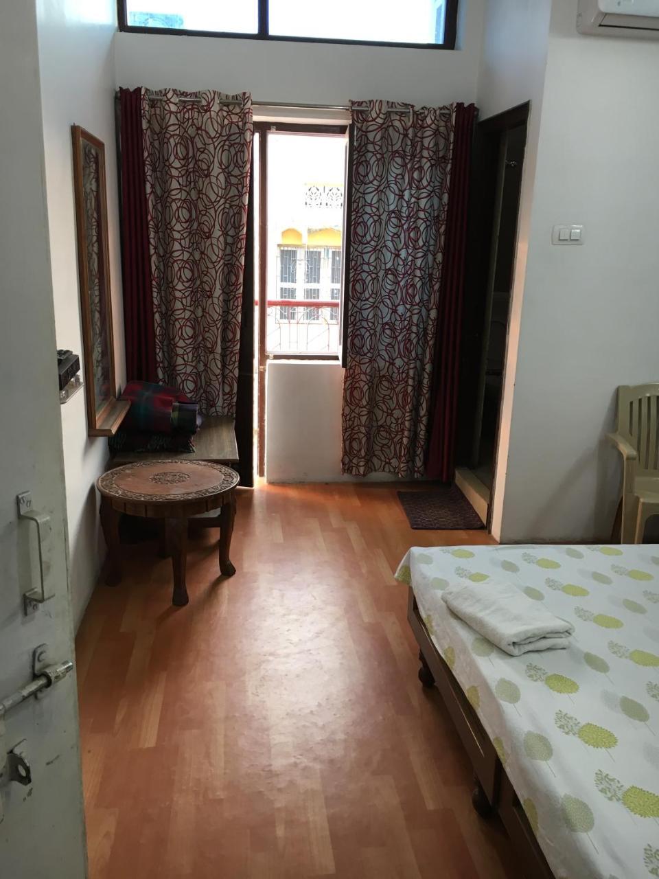 Ishan Paying Guest House Varanasi Exterior foto