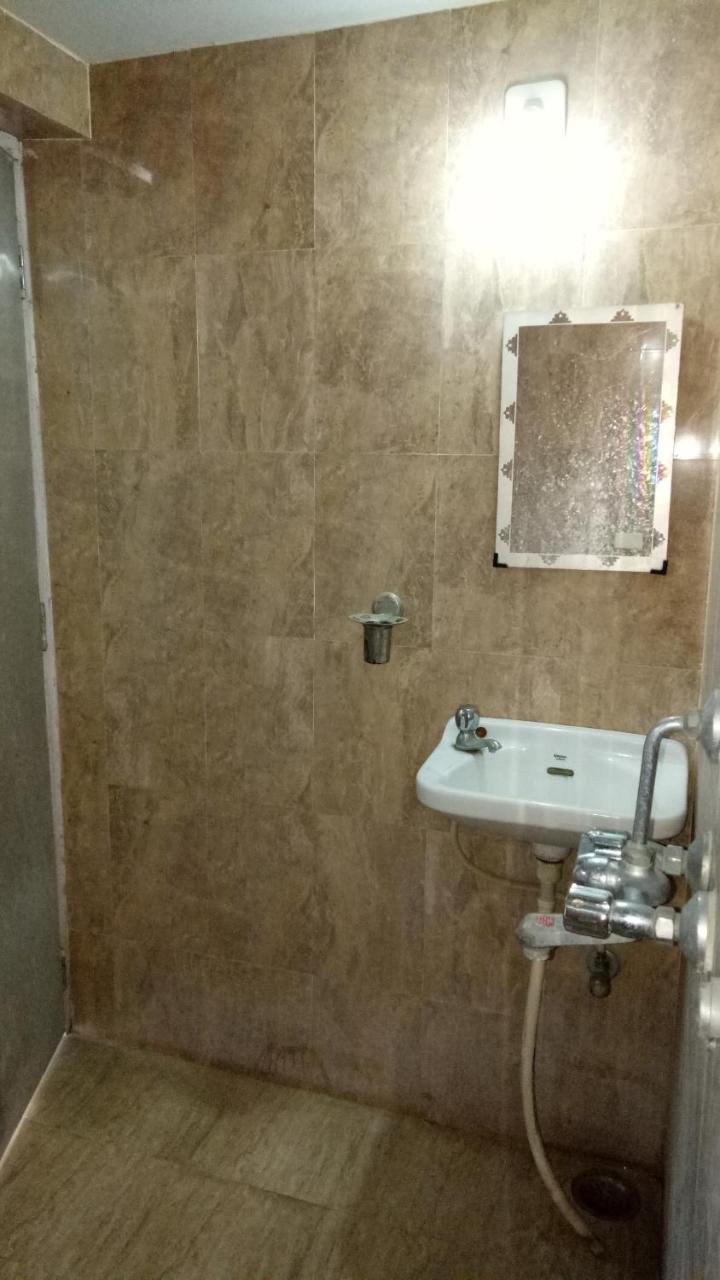 Ishan Paying Guest House Varanasi Exterior foto